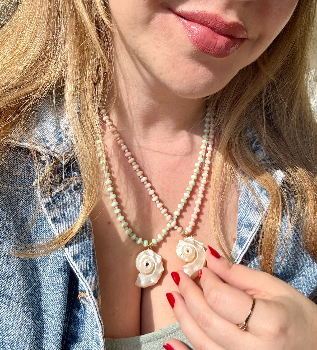 Long Pastel Shell necklace, detail